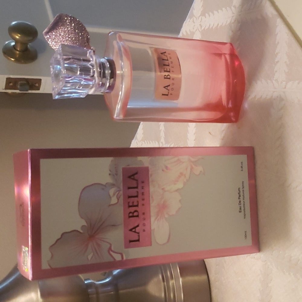 New la Vie Est Belle inspired perfume - Picture 5 of 6